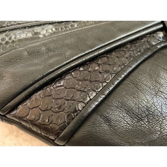 Designer black faux leather handbag. - Picture 11 of 11